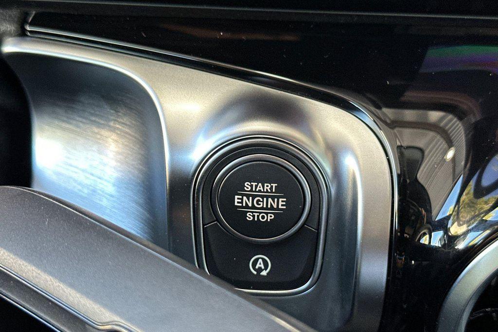 new 2026 Mercedes-Benz GLB 250 car, priced at $40,652