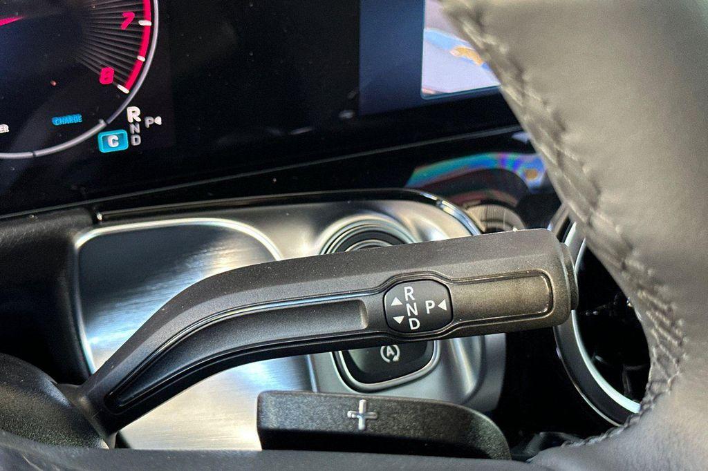 new 2026 Mercedes-Benz GLB 250 car, priced at $40,652