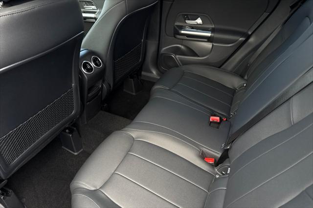 new 2025 Mercedes-Benz GLA 250 car, priced at $42,250