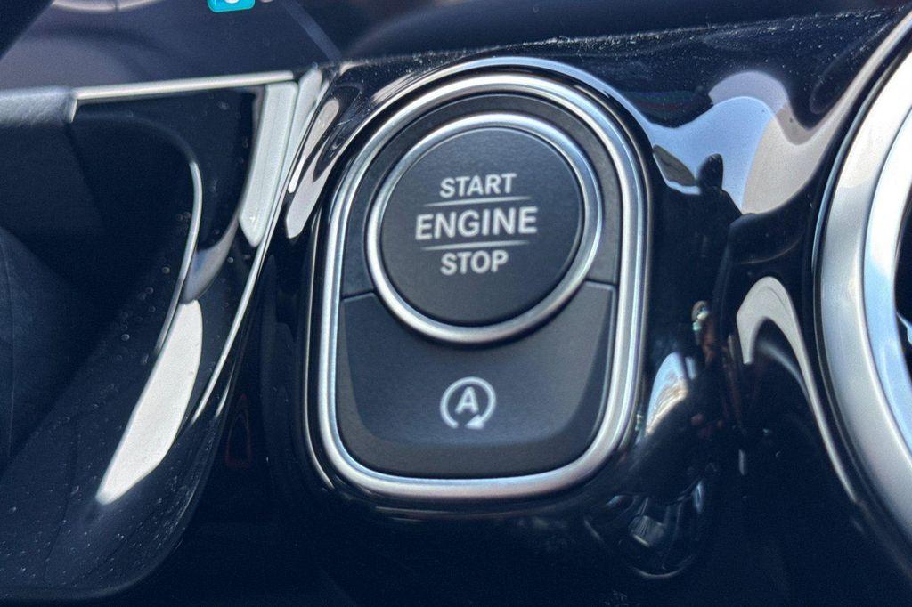 new 2025 Mercedes-Benz GLA 250 car, priced at $38,025
