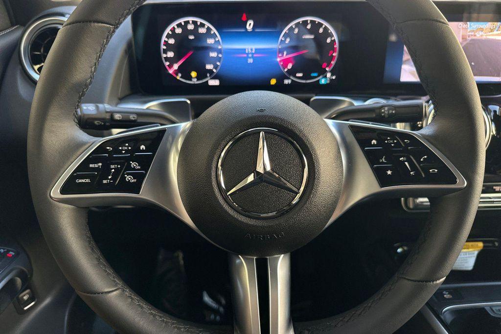 new 2025 Mercedes-Benz GLB 250 car, priced at $40,116