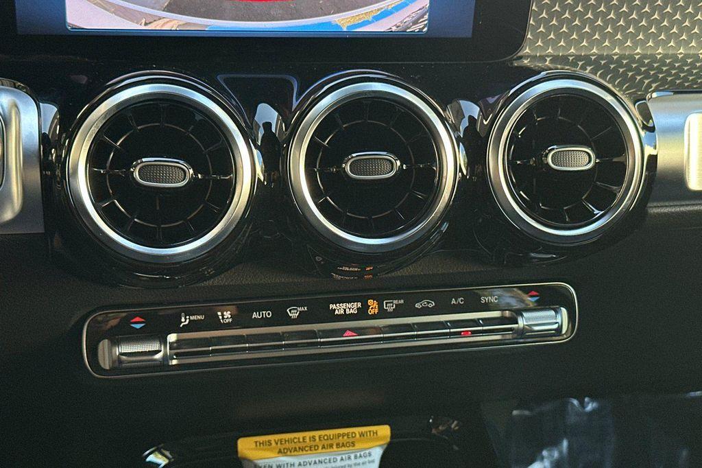 new 2025 Mercedes-Benz GLB 250 car, priced at $40,116