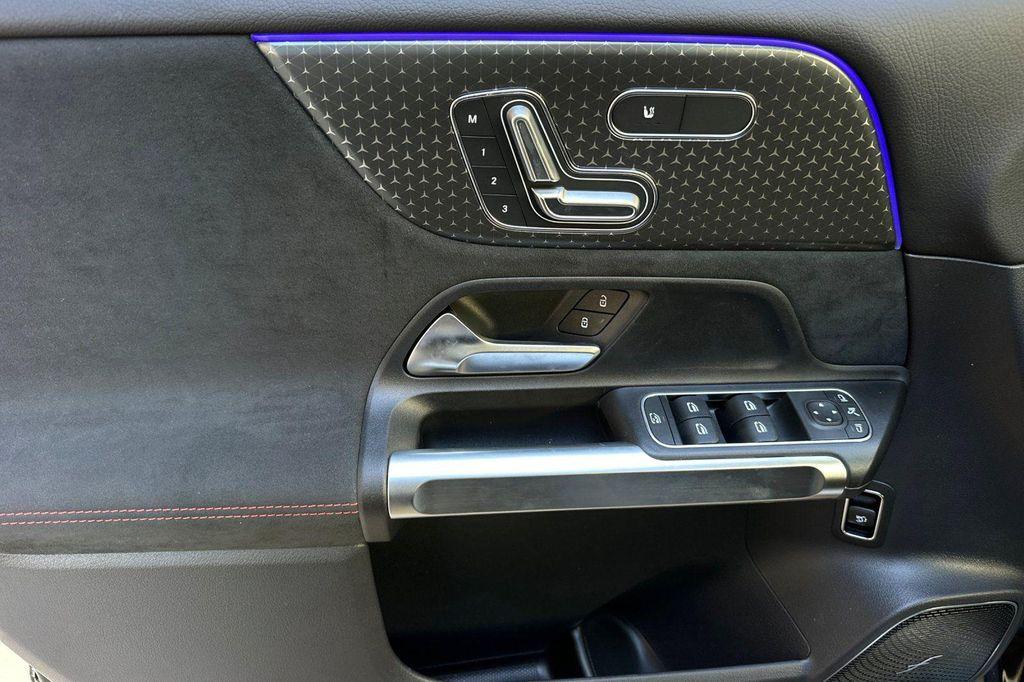 new 2025 Mercedes-Benz GLB 250 car, priced at $44,179