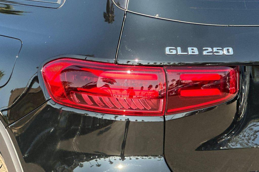 new 2025 Mercedes-Benz GLB 250 car, priced at $44,179