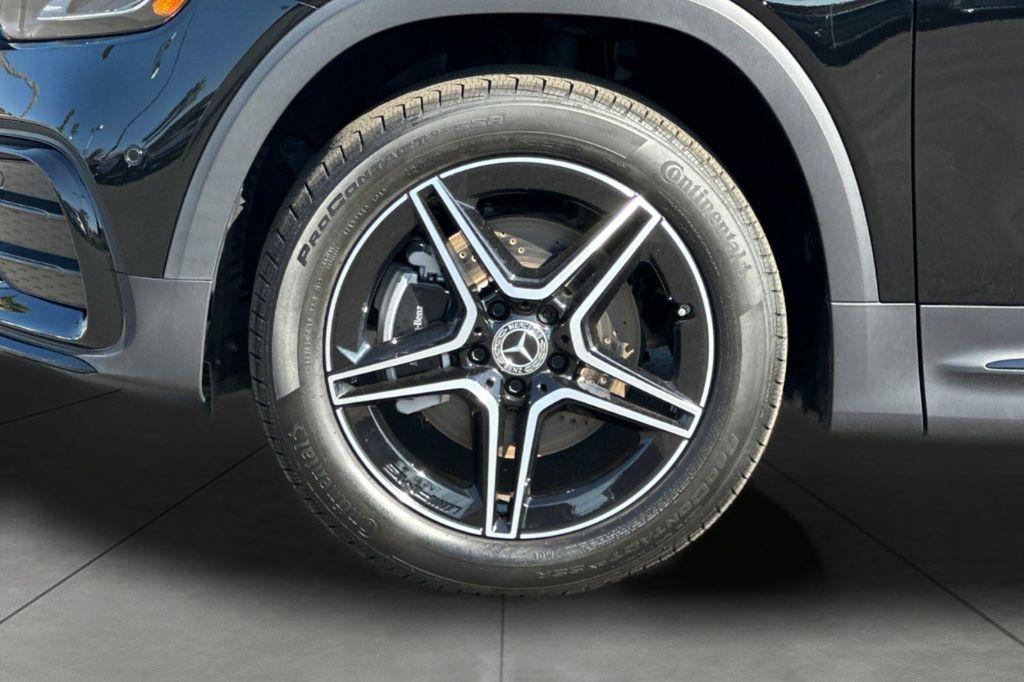 new 2025 Mercedes-Benz GLB 250 car, priced at $44,179