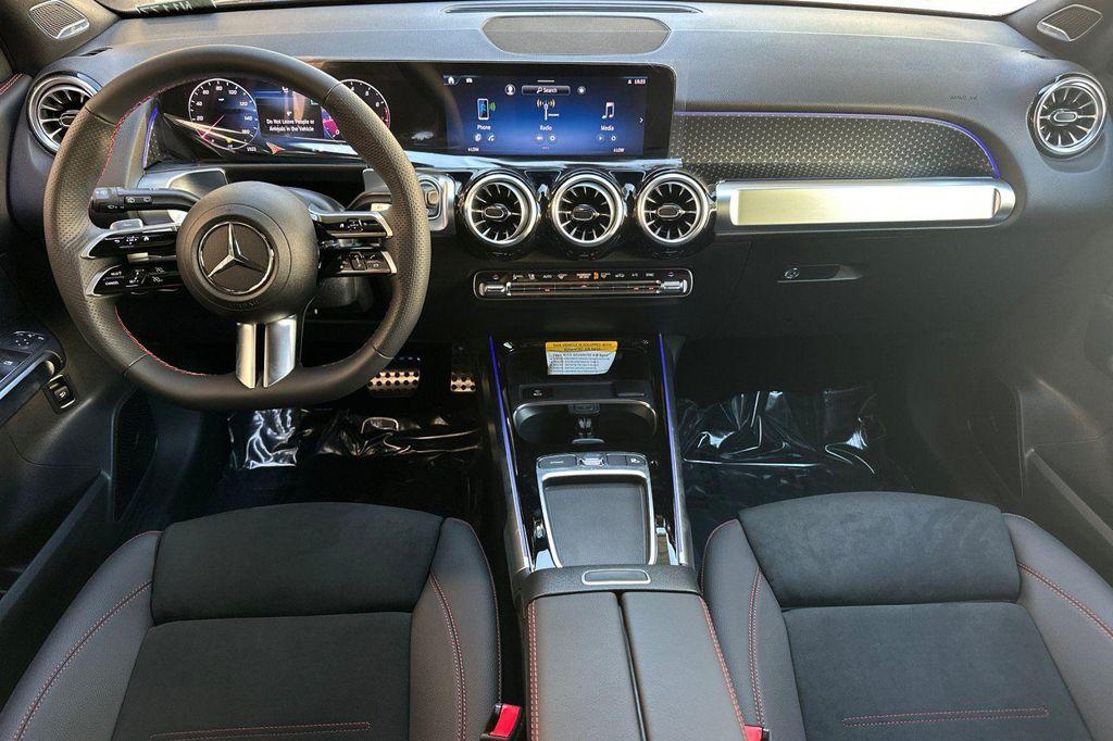new 2025 Mercedes-Benz GLB 250 car, priced at $44,179