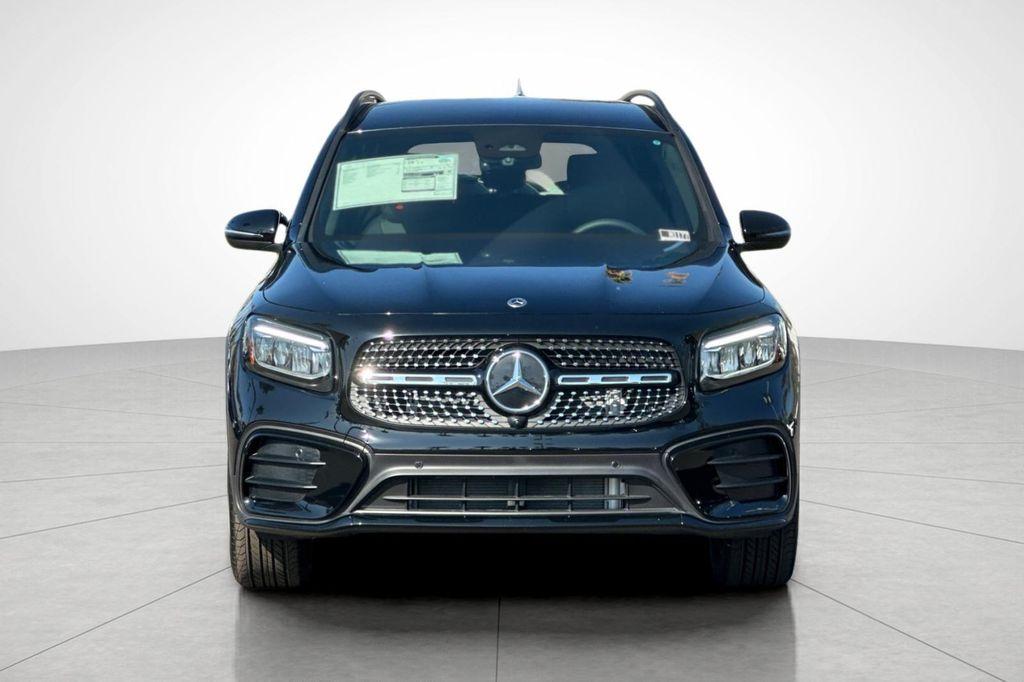 new 2025 Mercedes-Benz GLB 250 car, priced at $44,179