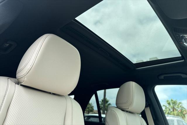 new 2025 Mercedes-Benz GLE 450 car, priced at $70,868