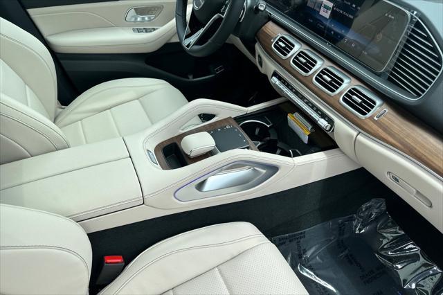 new 2025 Mercedes-Benz GLE 450 car, priced at $70,868