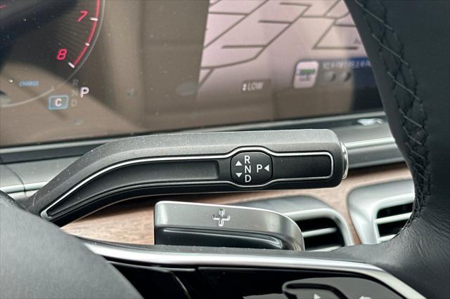 new 2025 Mercedes-Benz GLE 450 car, priced at $70,868