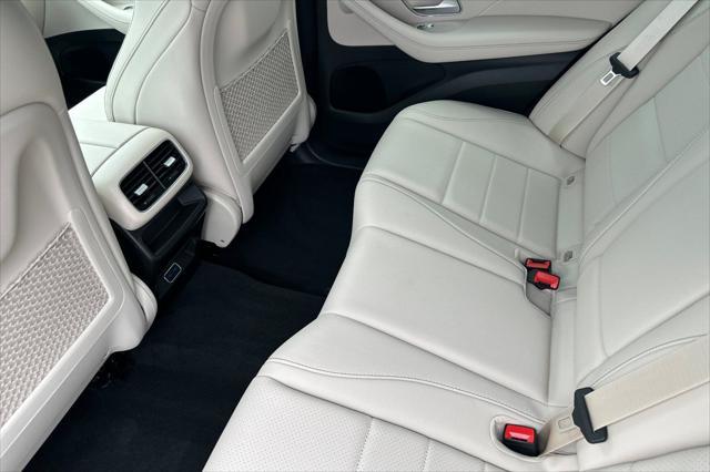new 2025 Mercedes-Benz GLE 450 car, priced at $70,868