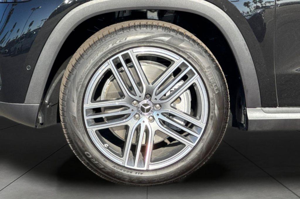 new 2025 Mercedes-Benz GLS 450 car, priced at $79,992