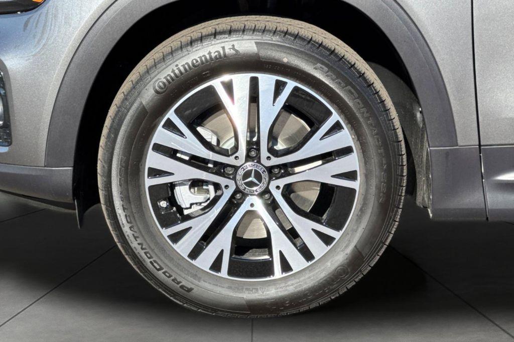 new 2026 Mercedes-Benz GLB 250 car, priced at $41,312