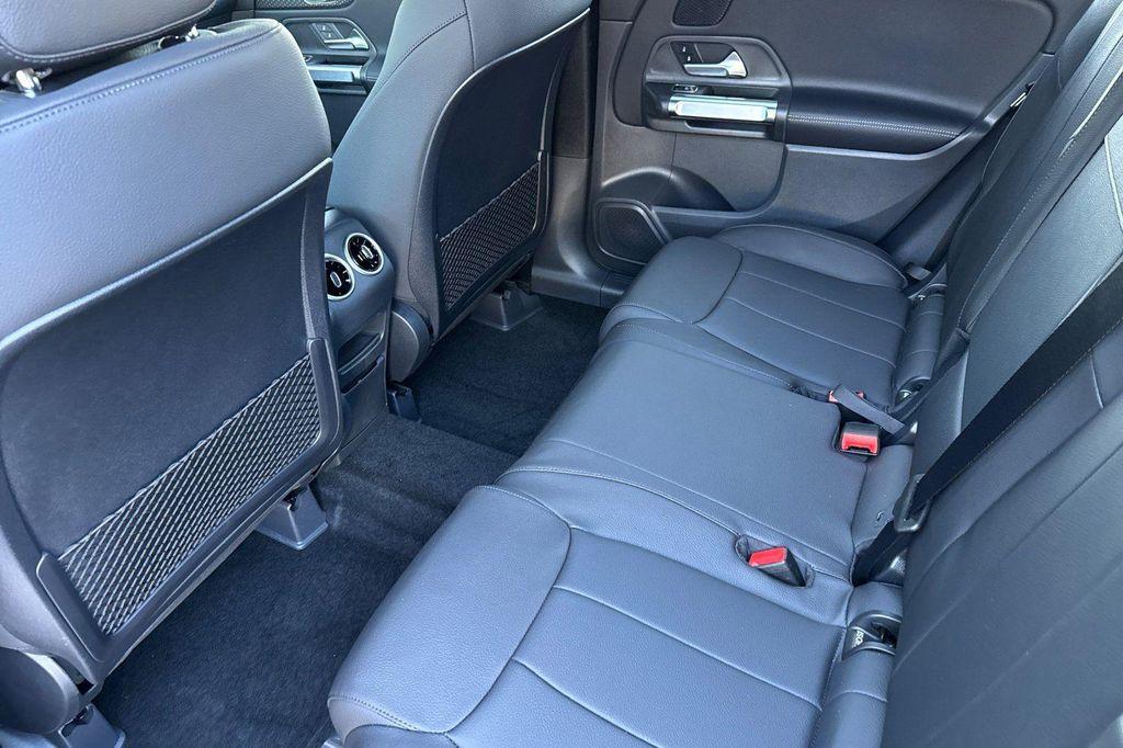 new 2026 Mercedes-Benz GLB 250 car, priced at $41,312