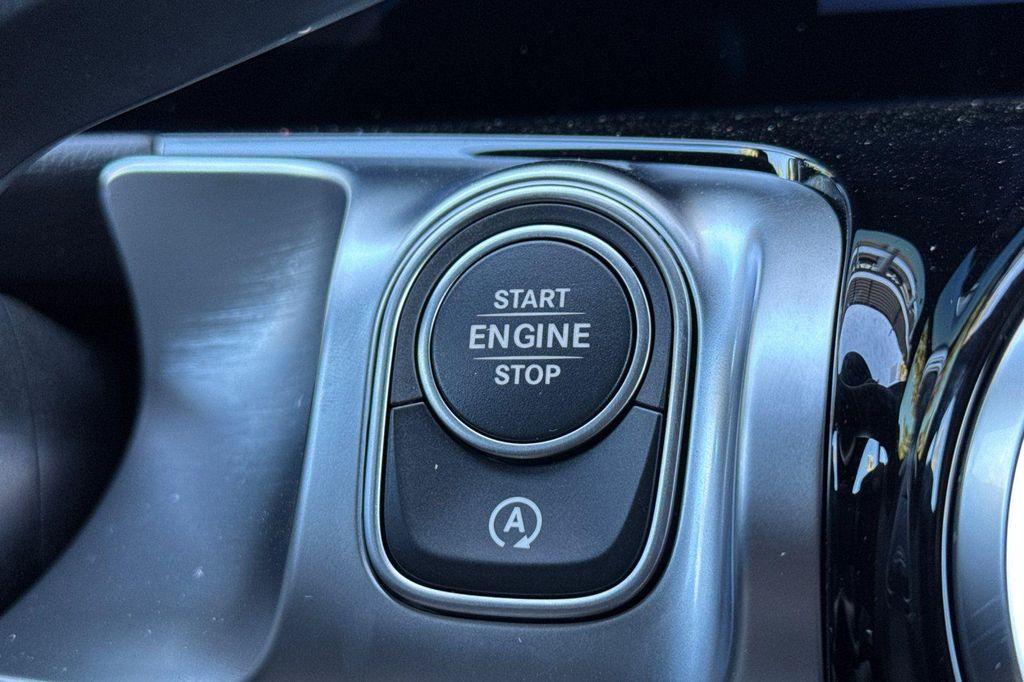 new 2026 Mercedes-Benz GLB 250 car, priced at $41,312