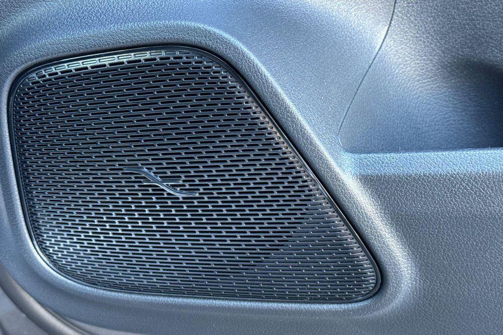 new 2026 Mercedes-Benz GLB 250 car, priced at $41,312