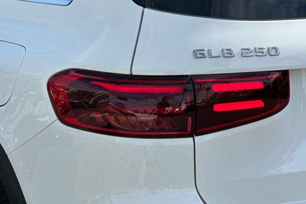 new 2026 Mercedes-Benz GLB 250 car, priced at $47,085