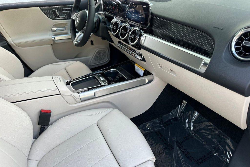 new 2026 Mercedes-Benz GLB 250 car, priced at $47,085