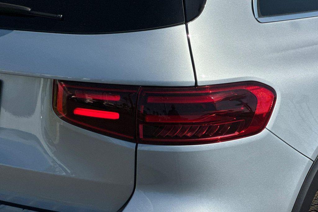 new 2026 Mercedes-Benz GLB 250 car, priced at $47,515