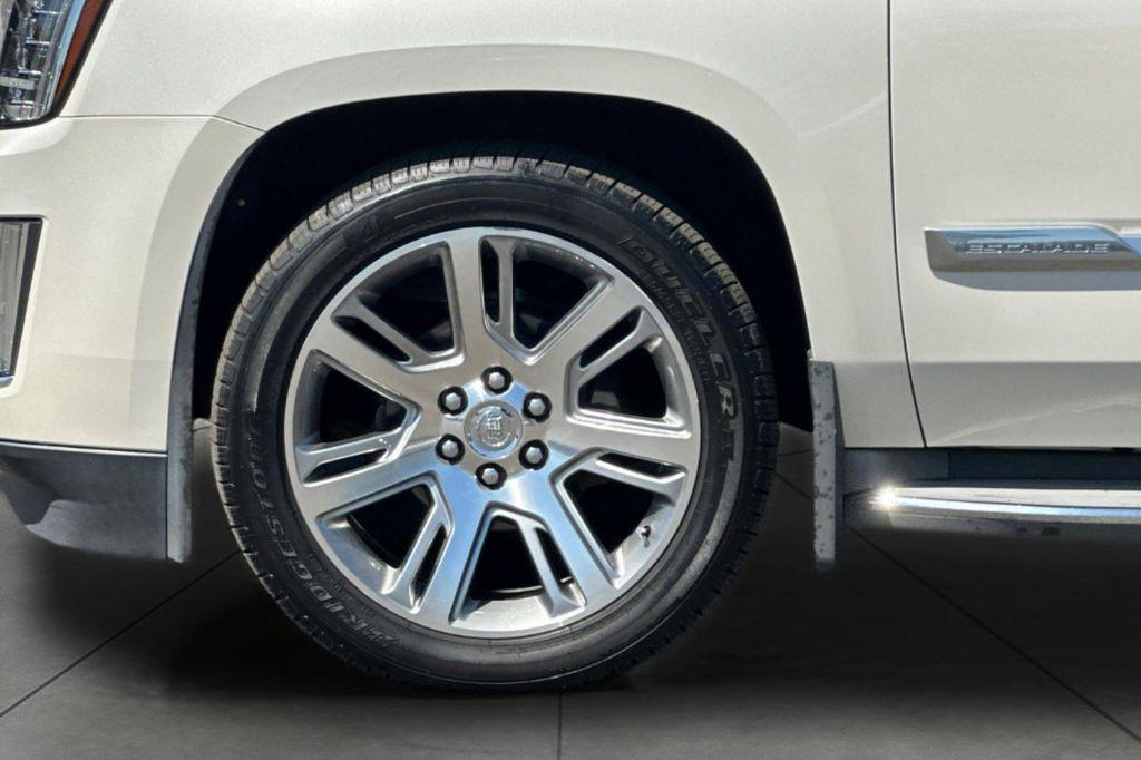 used 2015 Cadillac Escalade ESV car, priced at $25,984