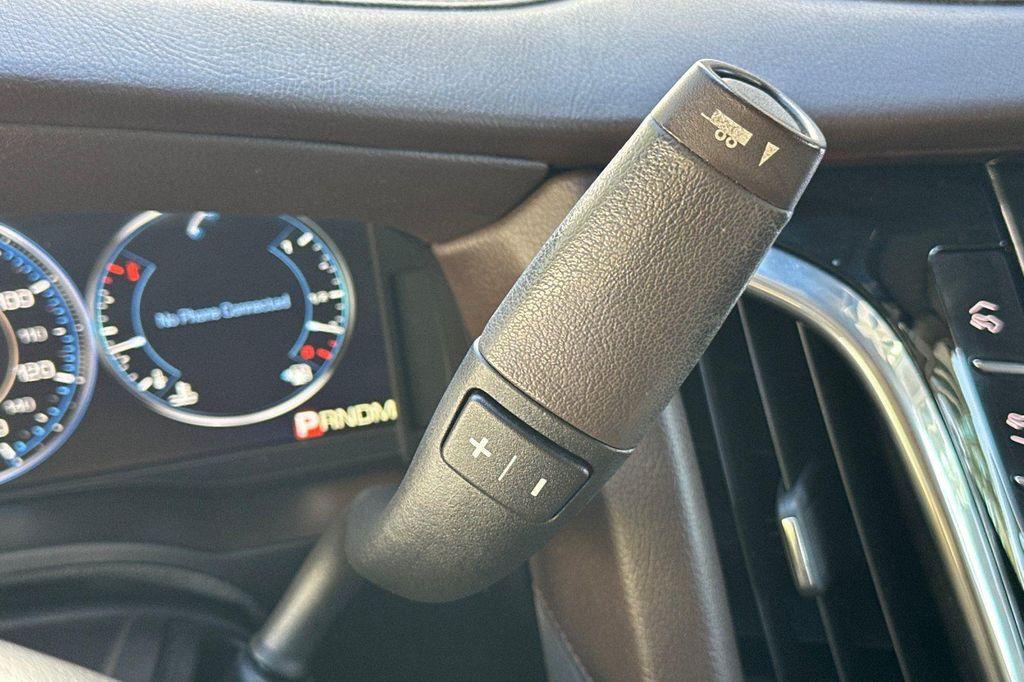 used 2015 Cadillac Escalade ESV car, priced at $25,984