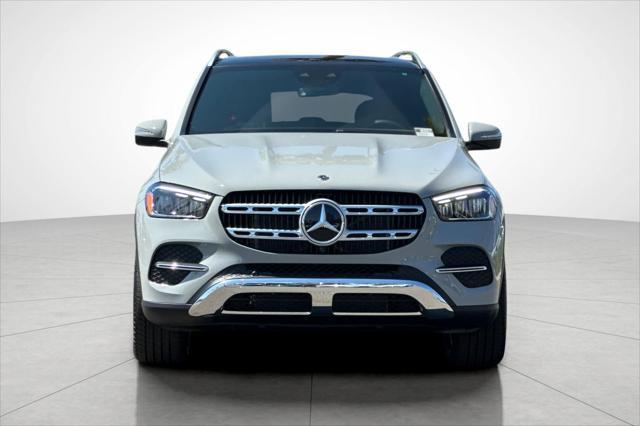 new 2025 Mercedes-Benz GLE 450 car, priced at $74,686