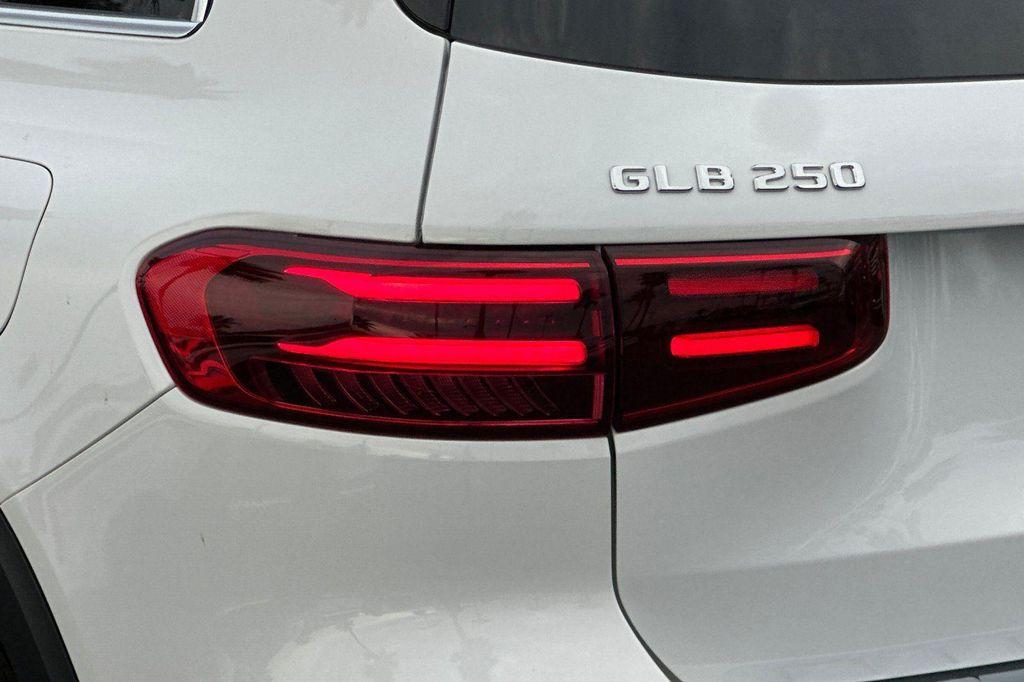 new 2026 Mercedes-Benz GLB 250 car, priced at $42,266