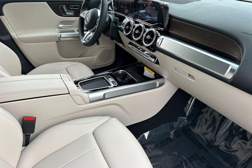 new 2026 Mercedes-Benz GLB 250 car, priced at $42,266