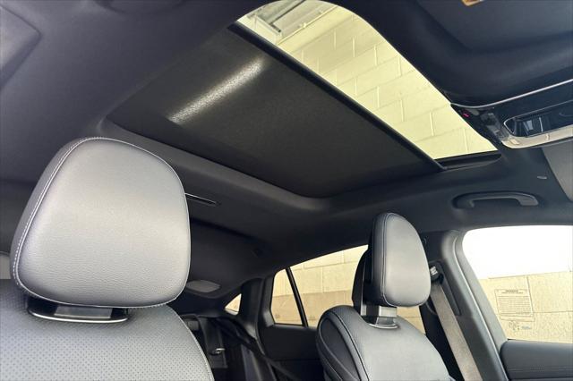 new 2025 Mercedes-Benz GLC 300 car, priced at $60,251