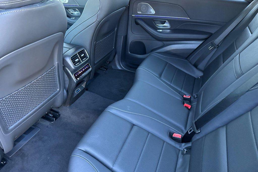 new 2026 Mercedes-Benz GLE 450 car, priced at $81,360