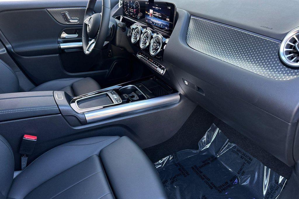 used 2025 Mercedes-Benz GLA 250 car, priced at $37,990