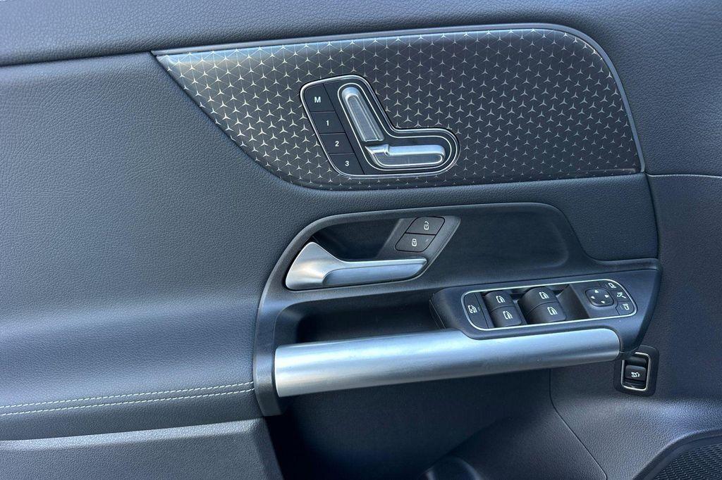 used 2025 Mercedes-Benz GLA 250 car, priced at $37,990