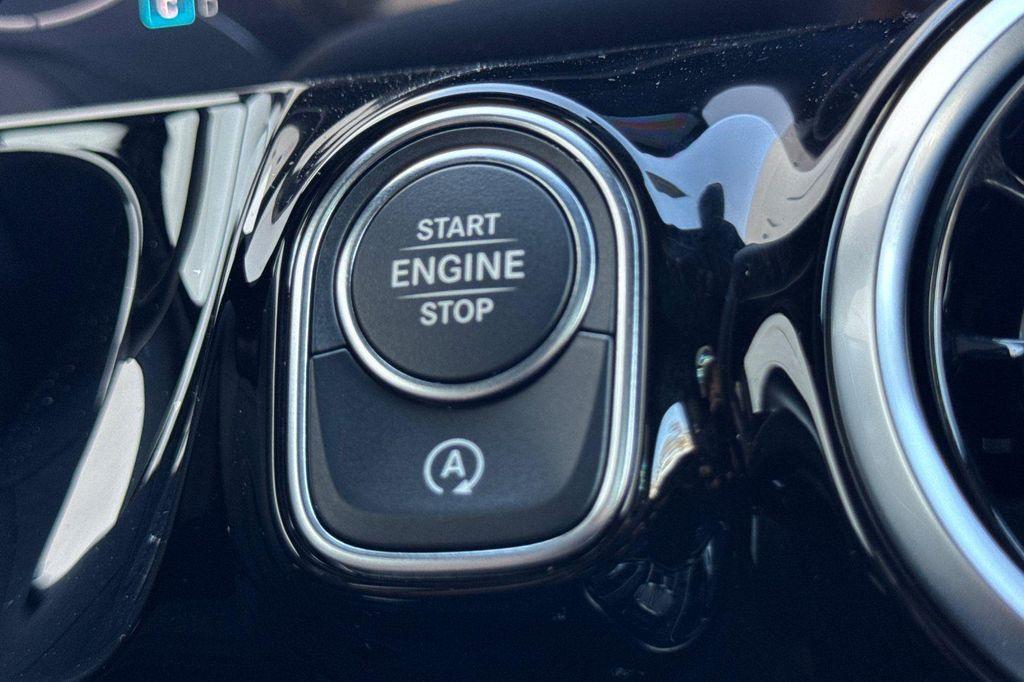 new 2025 Mercedes-Benz GLA 250 car, priced at $38,870