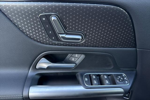 new 2025 Mercedes-Benz GLA 250 car, priced at $52,250