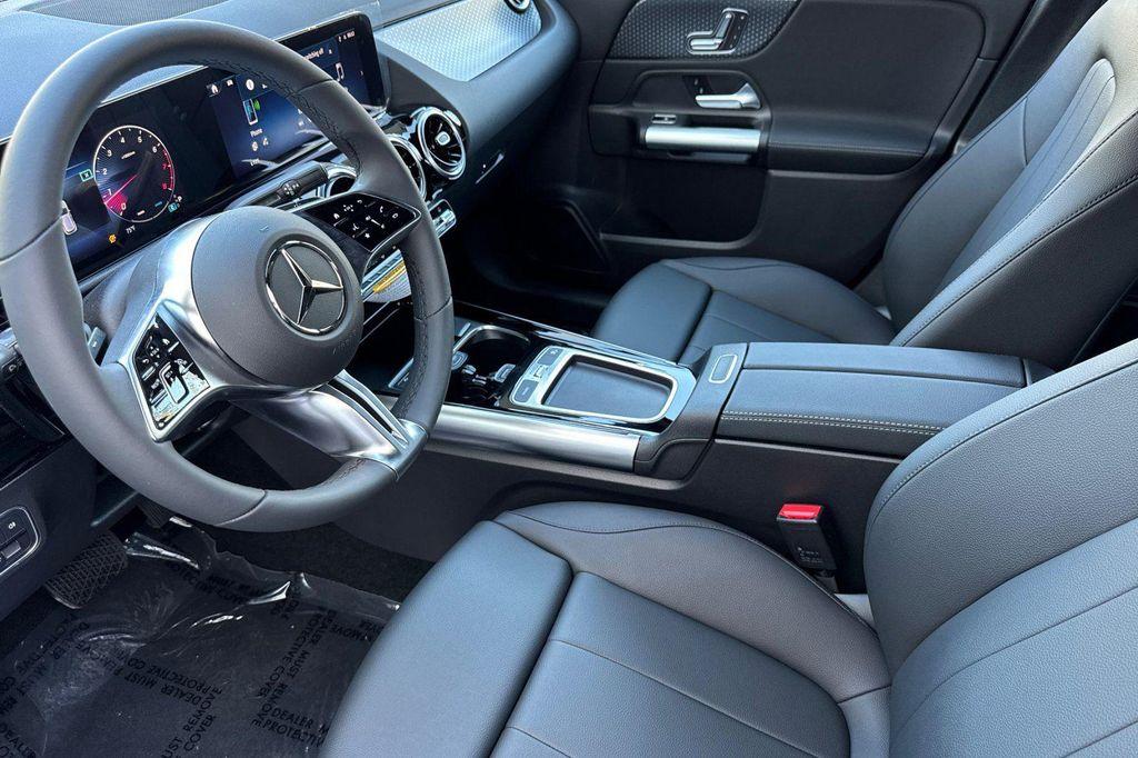new 2025 Mercedes-Benz GLA 250 car, priced at $38,870