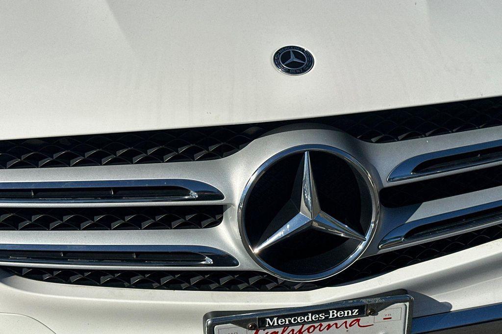 used 2019 Mercedes-Benz GLC 300 car, priced at $16,484