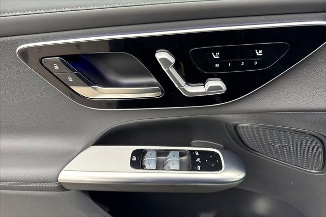 new 2025 Mercedes-Benz GLC 300 car, priced at $56,505