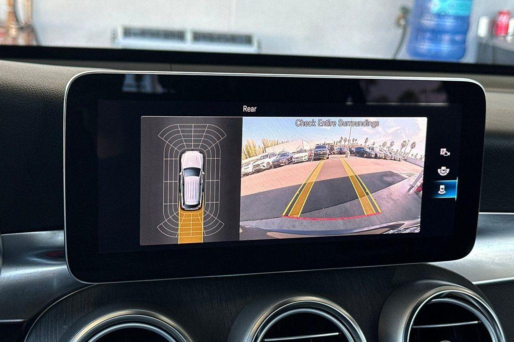 new 2022 Mercedes-Benz GLC 300 car