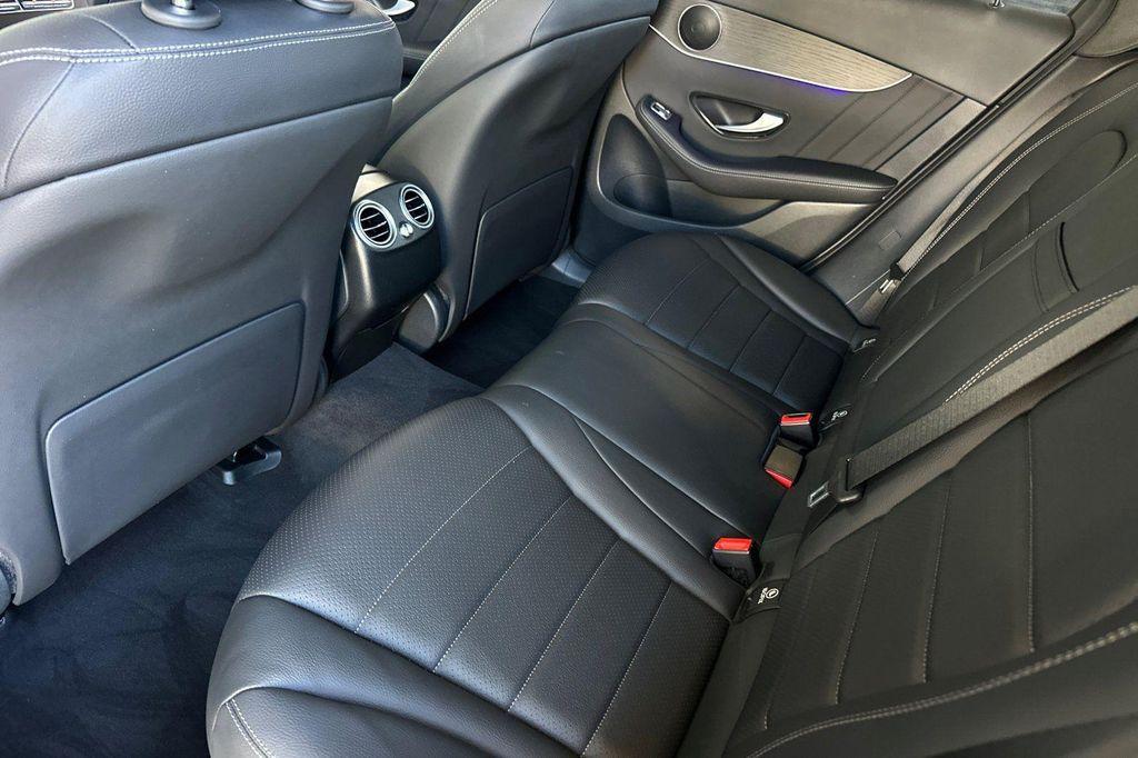 new 2022 Mercedes-Benz GLC 300 car