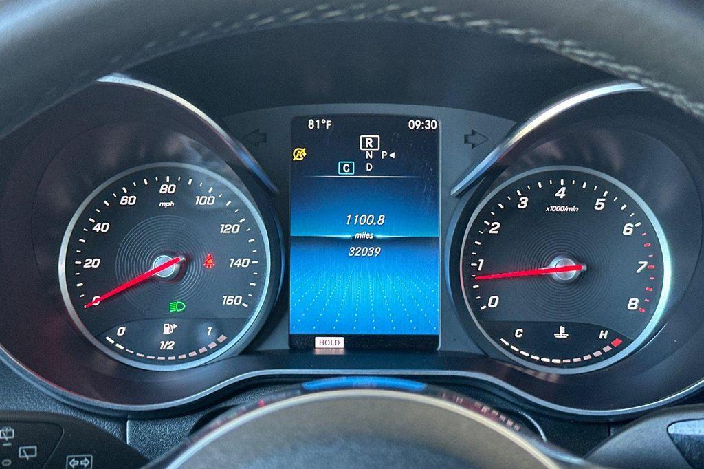 new 2022 Mercedes-Benz GLC 300 car