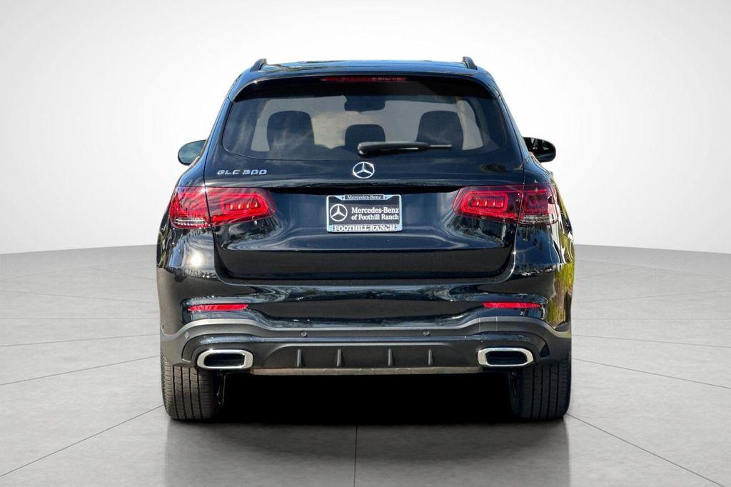 new 2022 Mercedes-Benz GLC 300 car