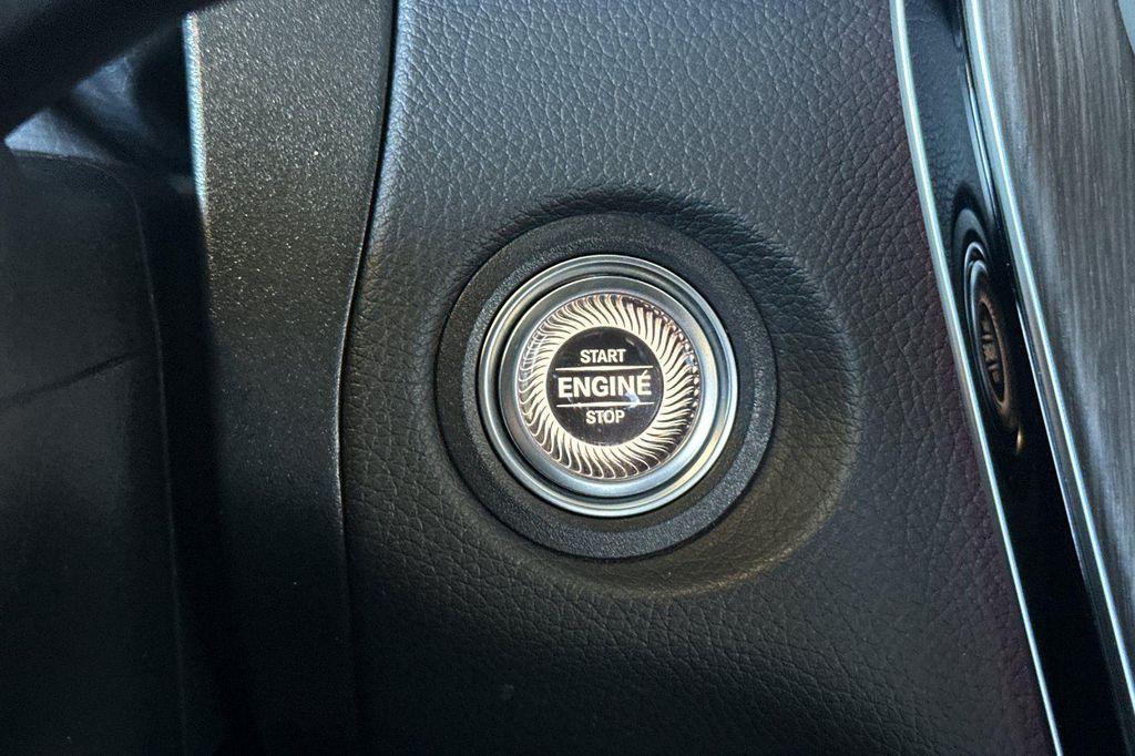 new 2022 Mercedes-Benz GLC 300 car