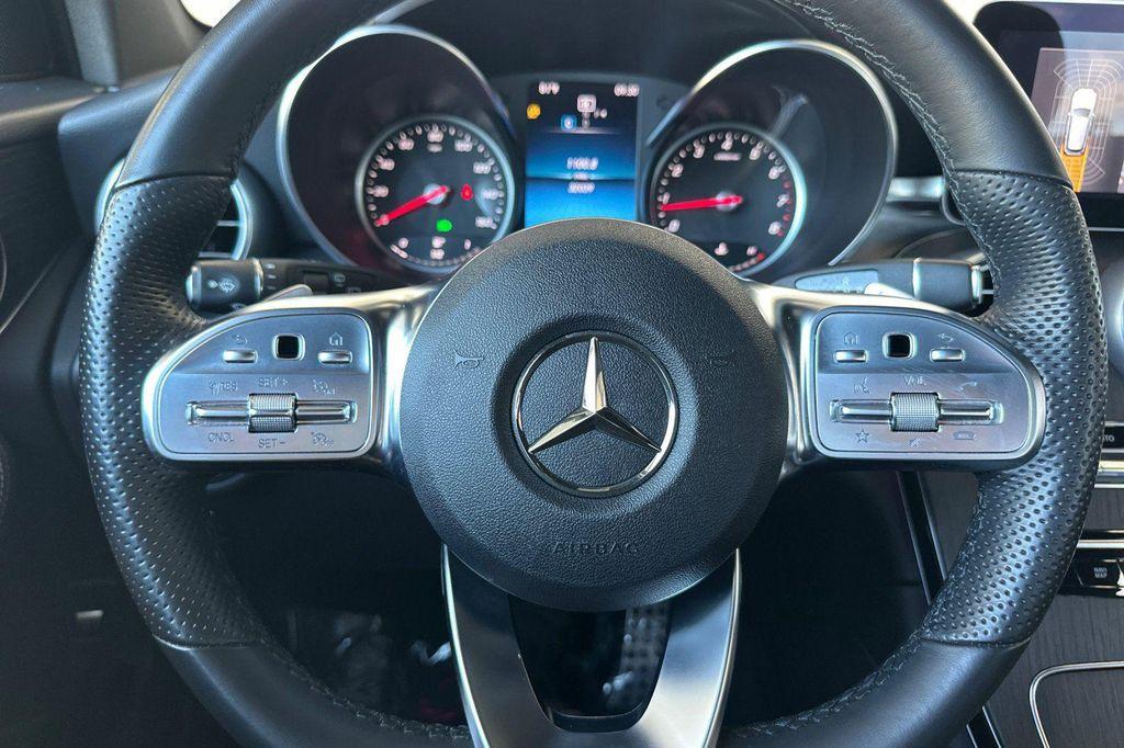 new 2022 Mercedes-Benz GLC 300 car