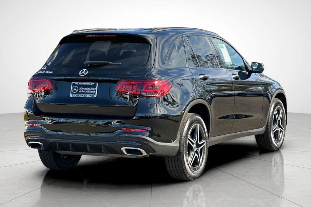 new 2022 Mercedes-Benz GLC 300 car