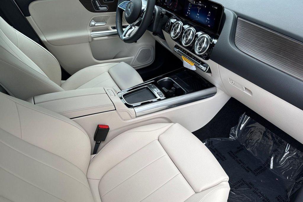 new 2026 Mercedes-Benz GLA 250 car, priced at $46,060