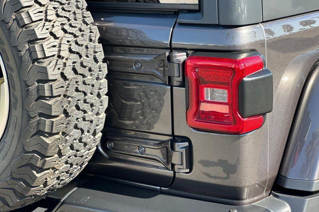 used 2018 Jeep Wrangler Unlimited car, priced at $31,984
