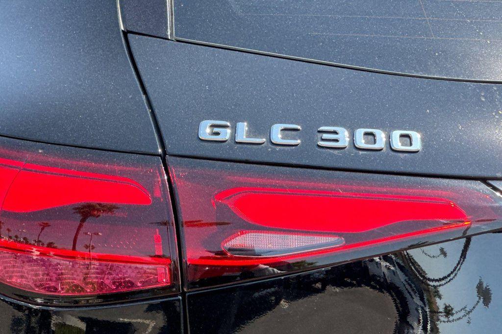new 2025 Mercedes-Benz GLC 300 car, priced at $51,875