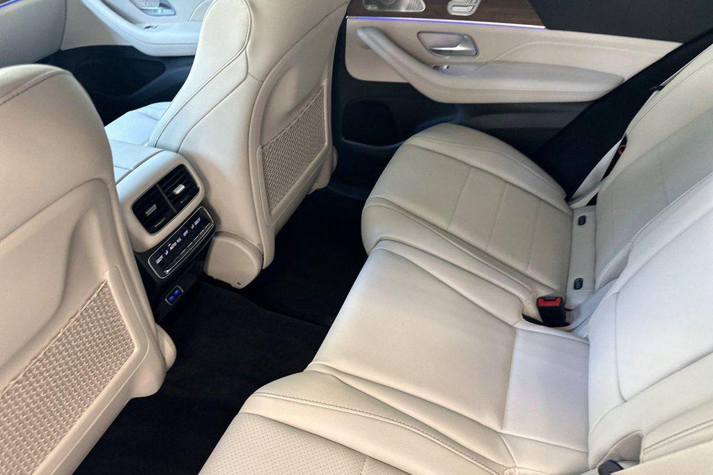 new 2025 Mercedes-Benz GLE 450 car, priced at $80,440
