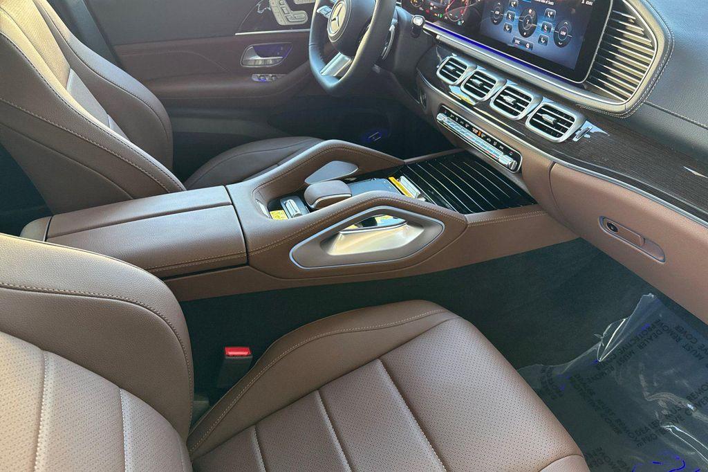 new 2025 Mercedes-Benz GLS 450 car, priced at $85,273