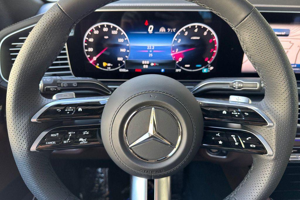 new 2025 Mercedes-Benz GLS 450 car, priced at $85,273